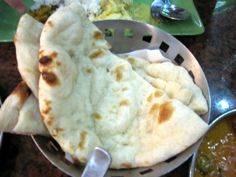 �i��