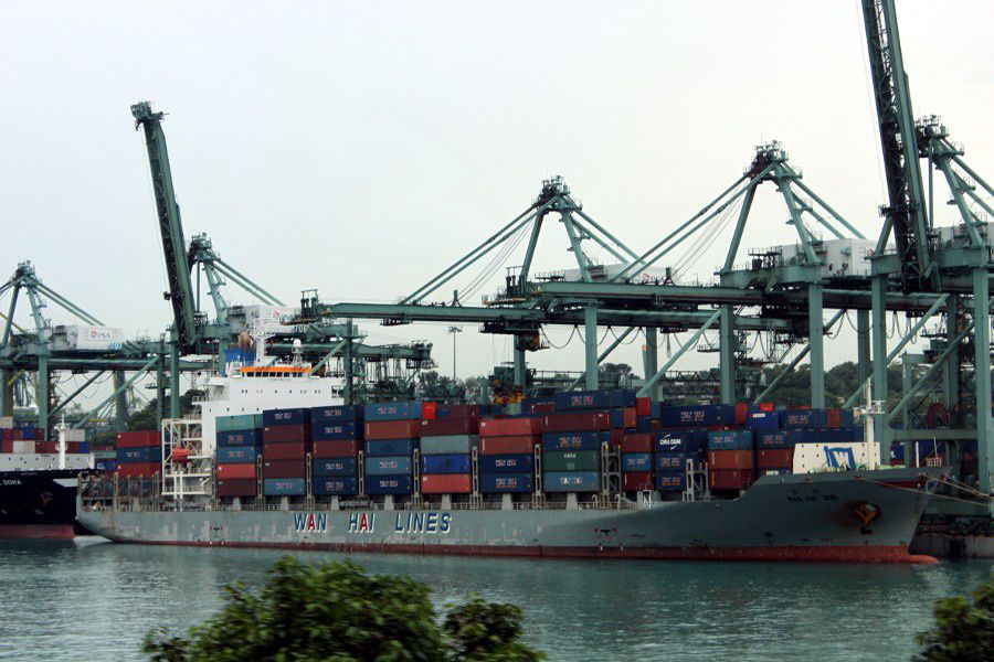 �R���e�i�D(container ship)