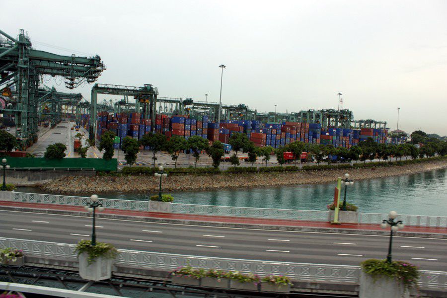 �R���e�i�u��(Container terminal)