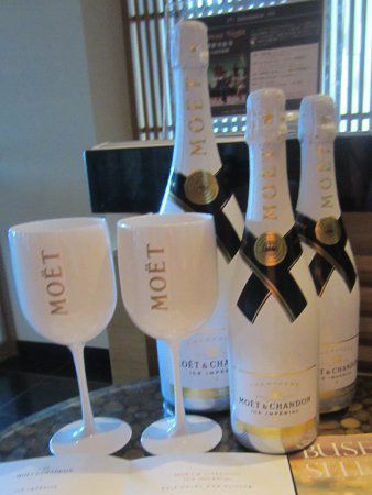 MOET��CHANDON