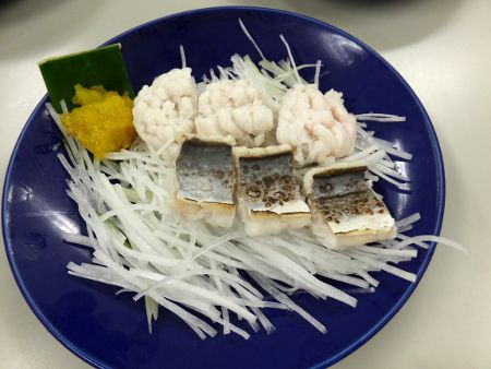 ���䑢��