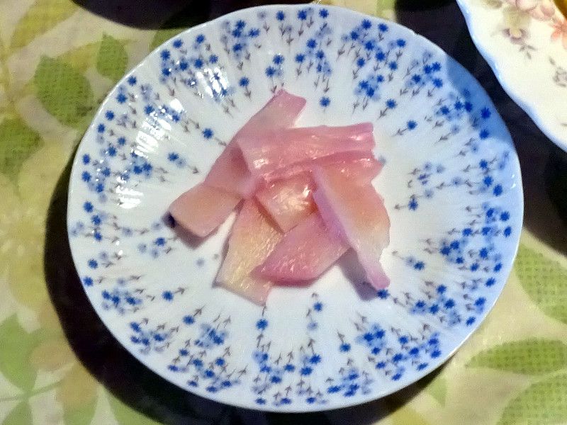 �J��